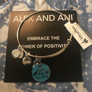 LAST CALL!!! Whistle while you work ♥️